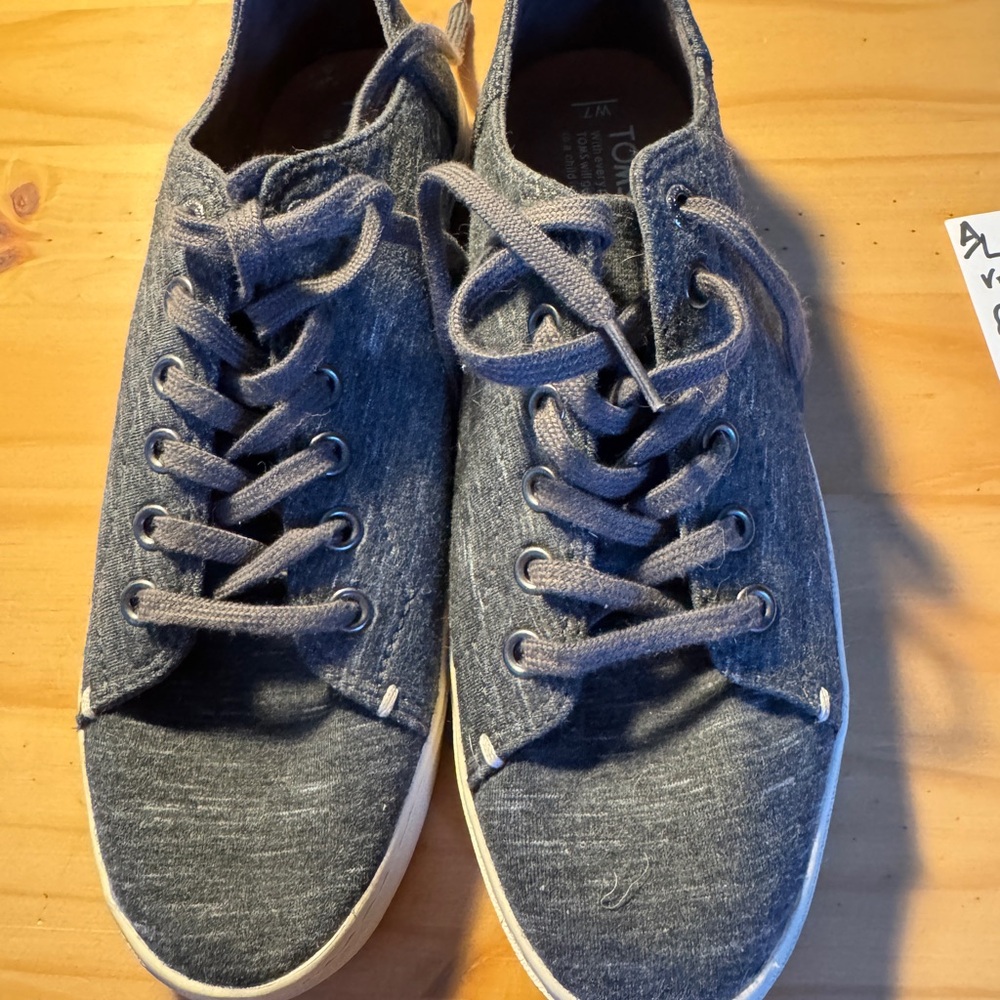 Toms Gray Sneakers Versatile Low-Top Design